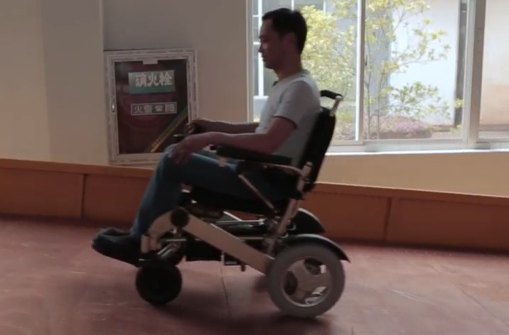electric wheelchair .png